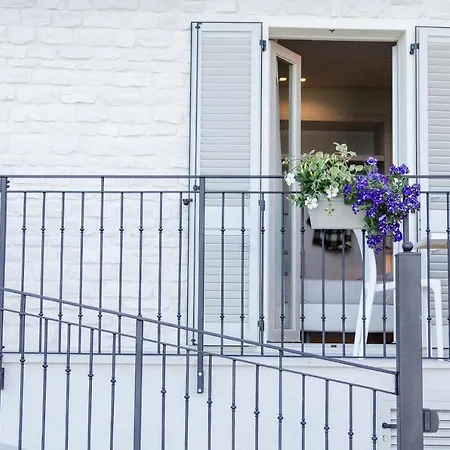 Diecidodici Boutiquerooms فندق مبيت وإفطار